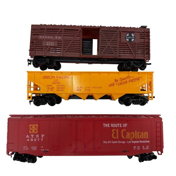 Tyco & Bachmann HO Scale Freight Cars Lot w/ Tyco 24 Trackside Signs & Poles - Picture 4 of 8